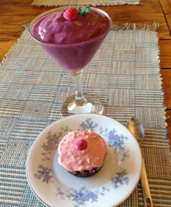 smoothie and cupcake